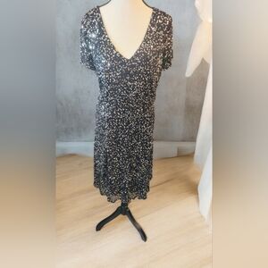 Craft Elegant Black and Whit Sequeen Midi Dress.